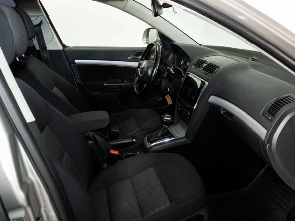 Skoda Octavia II (A5) Рестайлинг с пробегом 2012 года, цена 833 000 рублей, 230000 км, лифтбек, Автокод Объявления