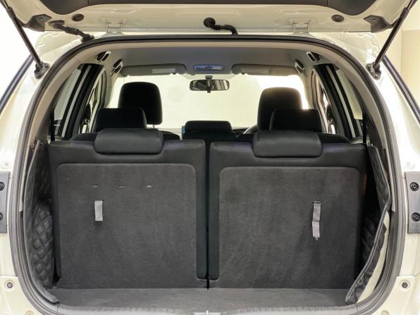 Toyota Wish II Рестайлинг с пробегом 2013 года, цена 1 399 000 рублей, 139962 км, минивэн, Автокод Объявления