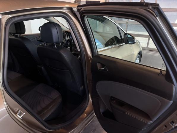 Opel Astra J Рестайлинг с пробегом 2013 года, цена 870 000 рублей, 98605 км, хэтчбек, Автокод Объявления