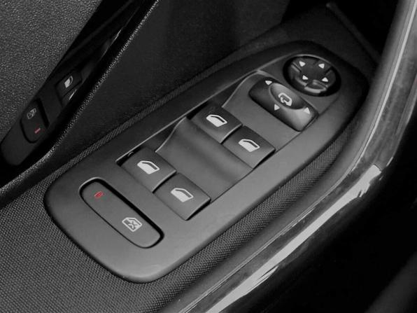 Peugeot 208 I с пробегом 2014 года, цена 520 000 рублей, 118675 км, хэтчбек, Автокод Объявления