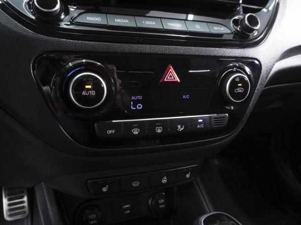 Hyundai Solaris II Рестайлинг с пробегом 2021 года, цена 1 650 000 рублей, 75223 км, седан, Автокод Объявления