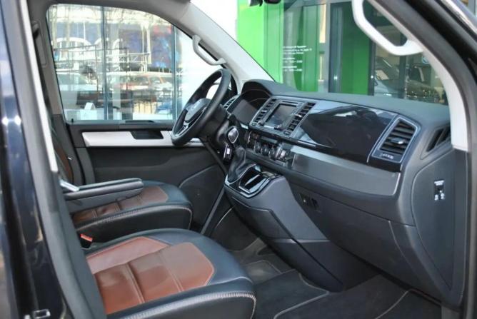 Volkswagen Multivan T6 с пробегом 2018 года, цена 4 750 000 рублей, 145961 км, минивэн, Автокод Объявления