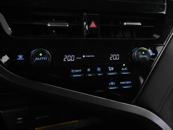 Toyota Camry VIII (XV70) Рестайлинг с пробегом 2021 года, цена 4 150 000 рублей, 33557 км, седан, Автокод Объявления