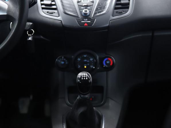 Ford Fiesta Mk6 Рестайлинг с пробегом 2015 года, цена 790 000 рублей, 164264 км, седан, Автокод Объявления