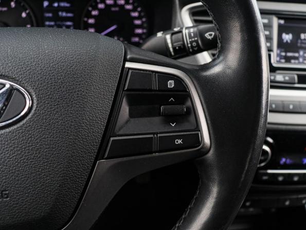Hyundai Solaris II с пробегом 2018 года, цена 1 350 000 рублей, 166833 км, седан, Автокод Объявления