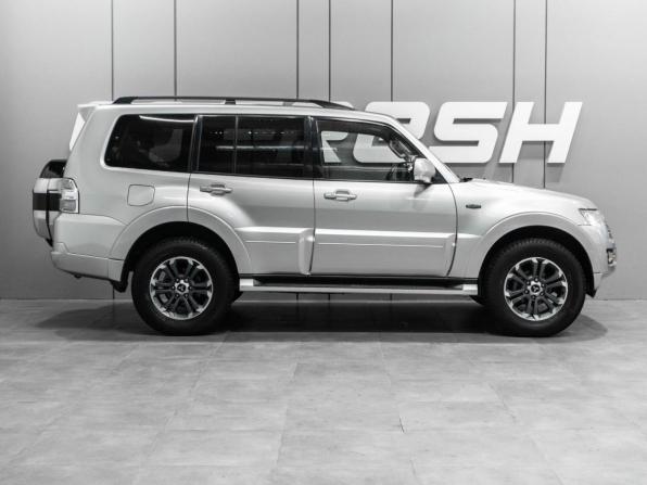 Mitsubishi Pajero IV Рестайлинг 2 с пробегом 2019 года, цена 3 799 000 рублей, 83553 км, внедорожник, Автокод Объявления