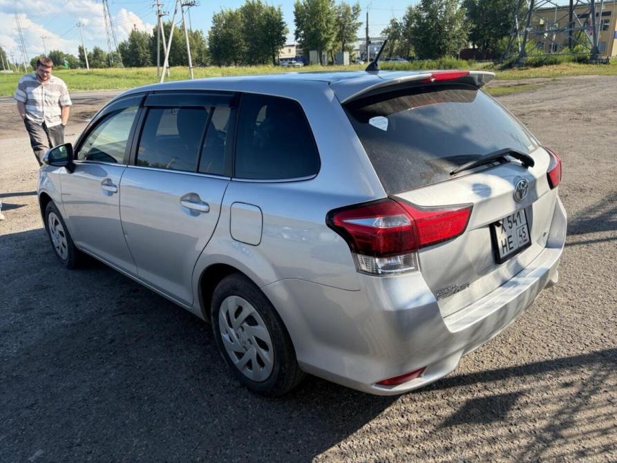 Toyota Corolla XI (E160 E170 E180) Рестайлинг 1 Курган  - изображение 2