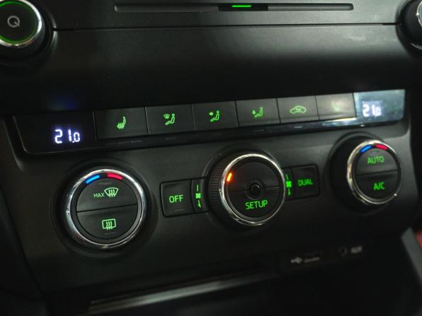 Skoda Octavia III (A7) с пробегом 2013 года, цена 989 000 рублей, 242032 км, лифтбек, Автокод Объявления