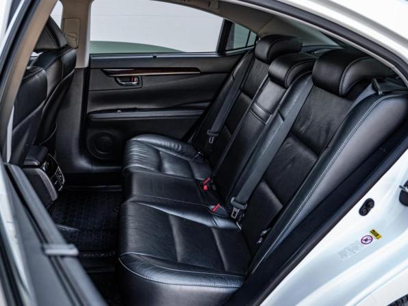 Lexus ES VI с пробегом 2013 года, цена 2 240 000 рублей, 108595 км, седан, Автокод Объявления