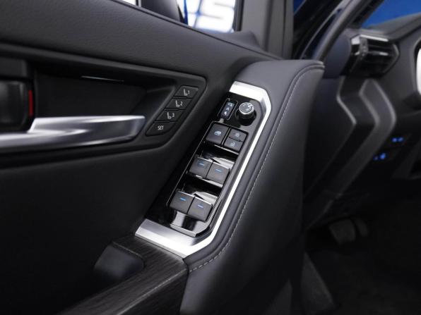 Toyota Land Cruiser 300 Series с пробегом 2022 года, цена 9 321 555 рублей, 54763 км, внедорожник, Автокод Объявления