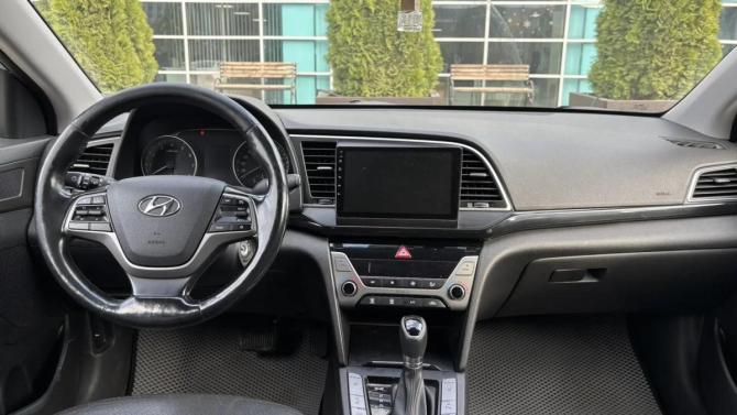 Hyundai Elantra VI (AD) с пробегом 2016 года, цена 1 350 000 рублей, 201000 км, седан, Автокод Объявления