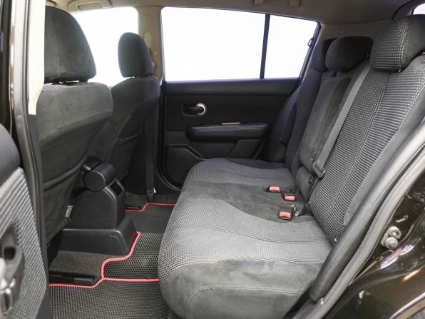 Nissan Tiida I Рестайлинг с пробегом 2010 года, цена 789 000 рублей, 238305 км, хэтчбек, Автокод Объявления