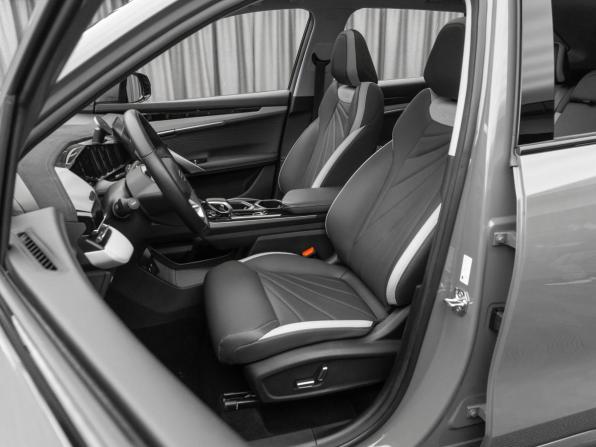 Geely Atlas II с пробегом 2023 года, цена 2 670 000 рублей, 37248 км, внедорожник, Автокод Объявления