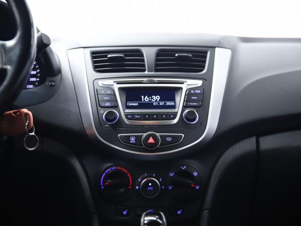Hyundai Solaris I Рестайлинг с пробегом 2016 года, цена 970 000 рублей, 147432 км, седан, Автокод Объявления