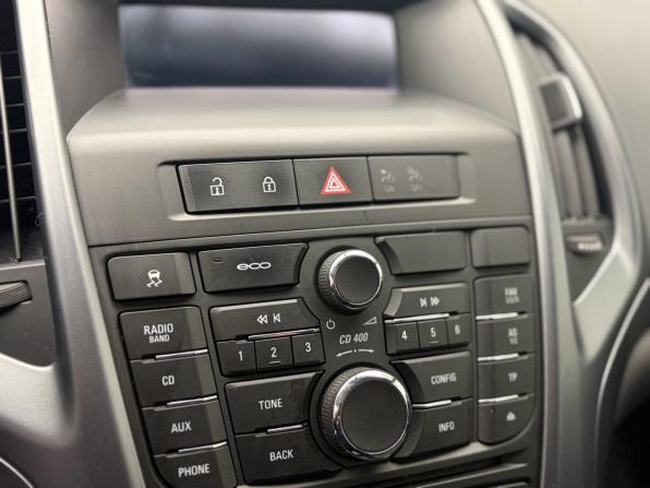 Opel Astra J Рестайлинг с пробегом 2012 года, цена 799 900 рублей, 238057 км, хэтчбек, Автокод Объявления