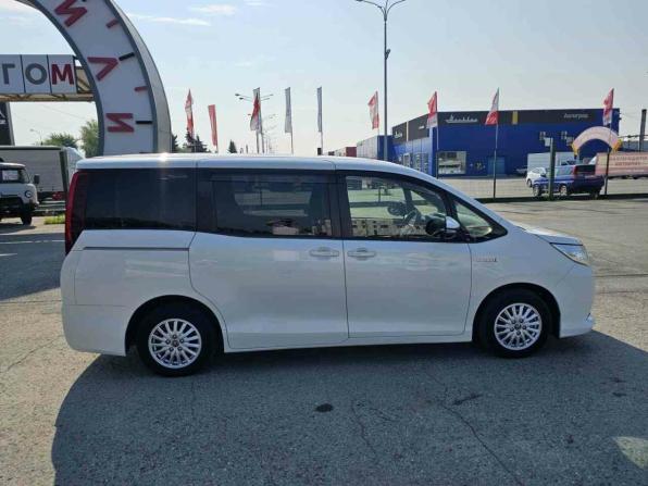 Toyota Noah III (R80) с пробегом 2015 года, цена 2 205 000 рублей, 192868 км, минивэн, Автокод Объявления
