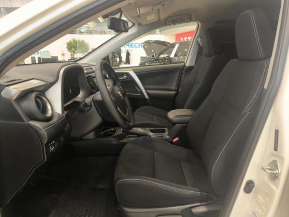 Toyota RAV4 IV (XA40) Рестайлинг с пробегом 2016 года, цена 2 450 000 рублей, 73000 км, внедорожник, Автокод Объявления