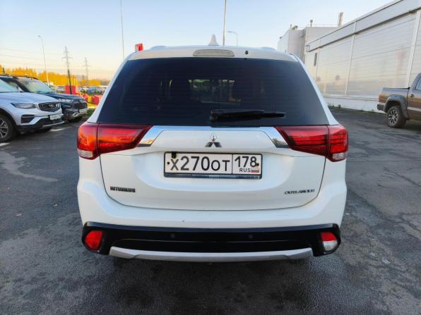 Mitsubishi Outlander III Рестайлинг 2 с пробегом 2017 года, цена 1 449 000 рублей, 207000 км, внедорожник, Автокод Объявления