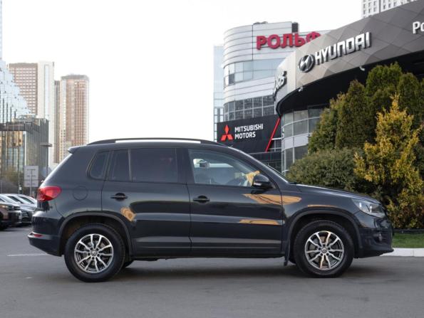 Volkswagen Tiguan I Рестайлинг с пробегом 2016 года, цена 1 388 000 рублей, 122600 км, внедорожник, Автокод Объявления