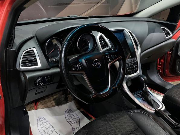 Opel Astra J Рестайлинг с пробегом 2012 года, цена 940 000 рублей, 133355 км, хэтчбек, Автокод Объявления