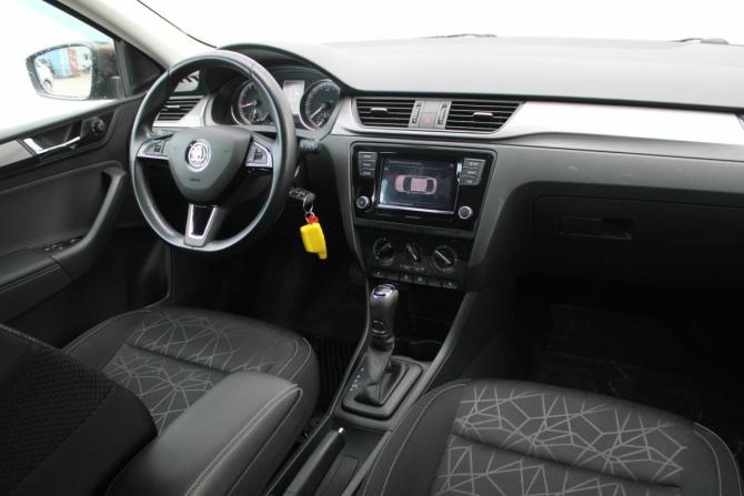 Skoda Rapid I Рестайлинг с пробегом 2019 года, цена 1 390 000 рублей, 118000 км, лифтбек, Автокод Объявления