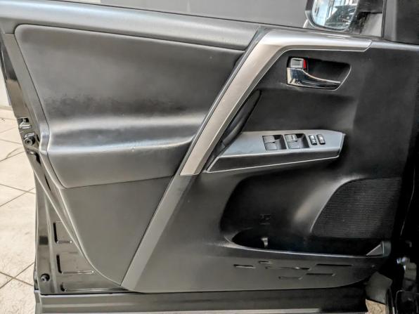 Toyota RAV4 IV (XA40) Рестайлинг с пробегом 2019 года, цена 2 450 000 рублей, 165617 км, внедорожник, Автокод Объявления