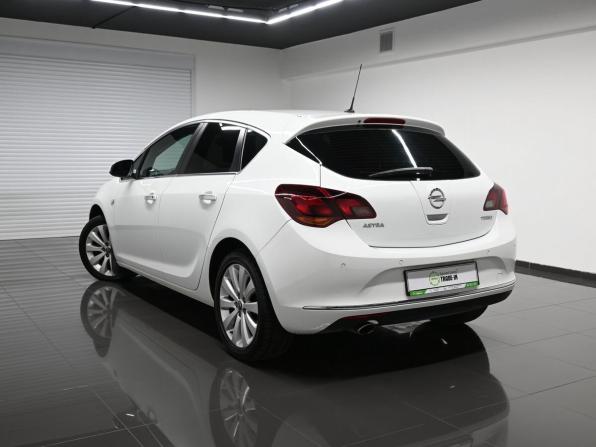Opel Astra J Рестайлинг с пробегом 2012 года, цена 895 000 рублей, 155956 км, хэтчбек, Автокод Объявления