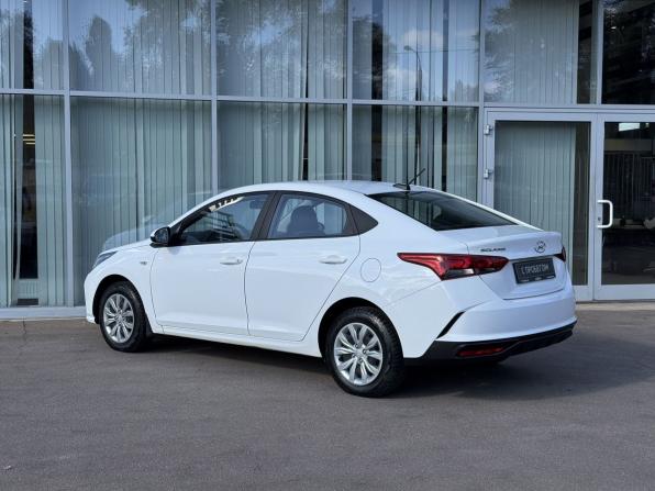 Hyundai Solaris II Рестайлинг с пробегом 2022 года, цена 1 550 000 рублей, 74841 км, седан, Автокод Объявления
