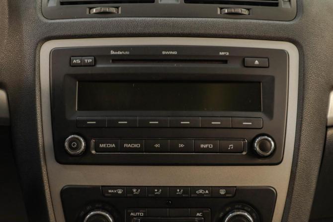 Skoda Octavia II (A5) Рестайлинг с пробегом 2012 года, цена 849 000 рублей, 256000 км, лифтбек, Автокод Объявления