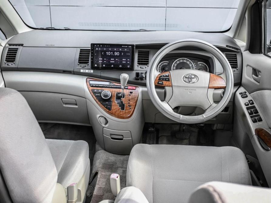 Toyota ISis I Рестайлинг Новороссийск  - изображение 6