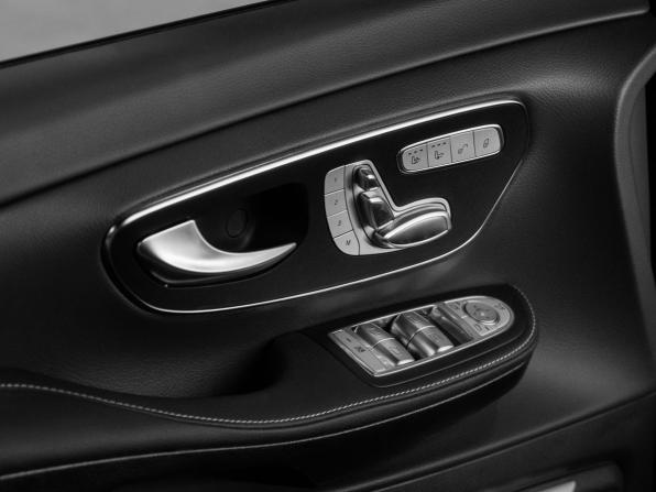 Mercedes-Benz V-Класс III (W447) Рестайлинг с пробегом 2023 года, цена 21 060 000 рублей, 1885 км, минивэн, Автокод Объявления