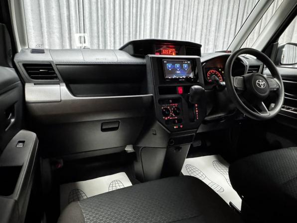 Toyota Roomy I Рестайлинг с пробегом 2021 года, цена 1 100 000 рублей, 77776 км, микровэн, Автокод Объявления