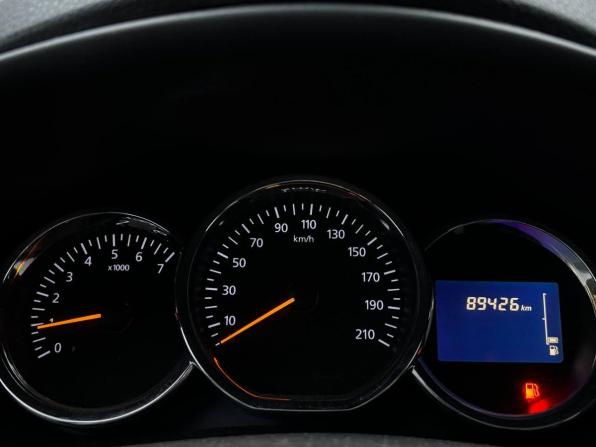 Renault Sandero II с пробегом 2015 года, цена 750 000 рублей, 89426 км, хэтчбек, Автокод Объявления