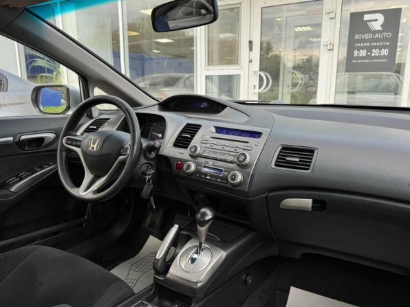 Honda Civic VIII Рестайлинг с пробегом 2009 года, цена 720 000 рублей, 305042 км, седан, Автокод Объявления
