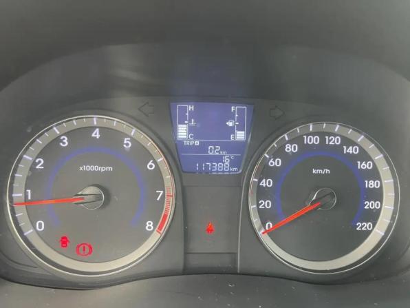 Hyundai Solaris I Рестайлинг с пробегом 2015 года, цена 1 050 000 рублей, 117000 км, седан, Автокод Объявления