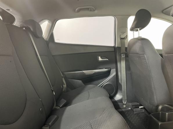 Kia Rio III Рестайлинг с пробегом 2015 года, цена 939 900 рублей, 174000 км, хэтчбек, Автокод Объявления
