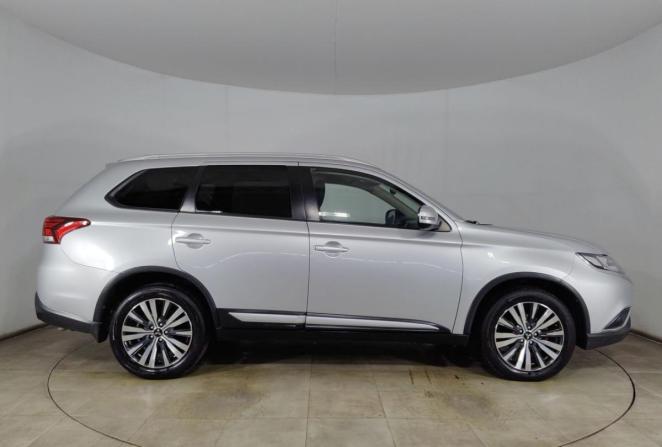 Mitsubishi Outlander III Рестайлинг 3 с пробегом 2019 года, цена 1 900 000 рублей, 205000 км, внедорожник, Автокод Объявления