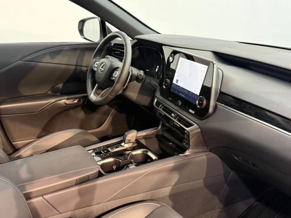 Lexus RX V с пробегом 2025 года, цена 7 935 000 рублей, 63 км, внедорожник, Автокод Объявления