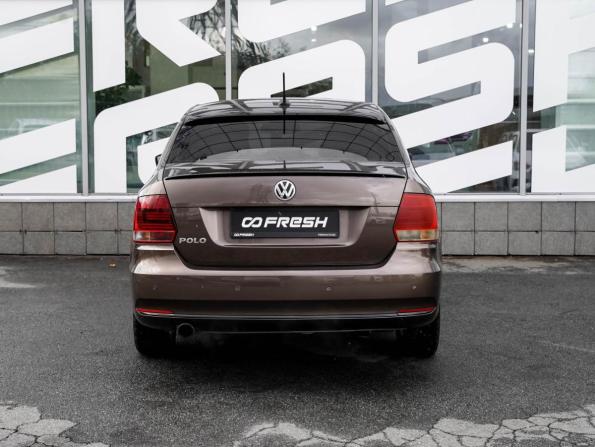 Volkswagen Polo V Рестайлинг с пробегом 2018 года, цена 780 000 рублей, 160000 км, седан, Автокод Объявления