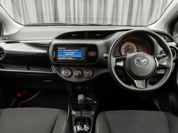 Toyota Vitz III (XP130) Рестайлинг с пробегом 2018 года, цена 1 050 000 рублей, 53960 км, хэтчбек, Автокод Объявления