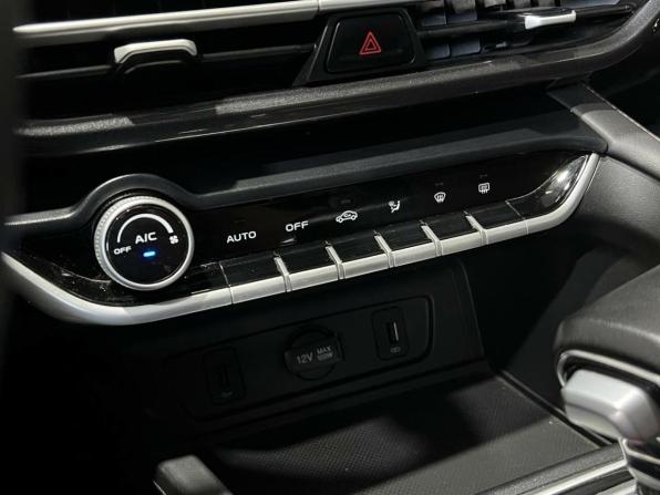 Changan Eado Plus с пробегом 2024 года, цена 1 600 000 рублей, 75066 км, седан, Автокод Объявления