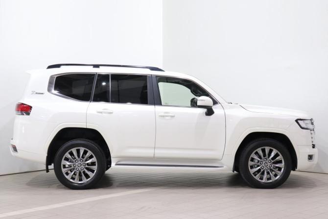 Toyota Land Cruiser 300 Series с пробегом 2021 года, цена 9 885 000 рублей, 82459 км, внедорожник, Автокод Объявления