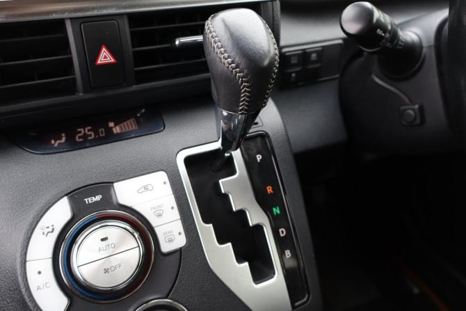 Toyota Sienta II Рестайлинг с пробегом 2020 года, цена 1 369 000 рублей, 94000 км, минивэн, Автокод Объявления