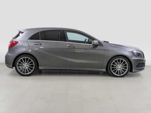 Mercedes-Benz A-Класс III (W176) Рестайлинг с пробегом 2015 года, цена 1 650 000 рублей, 90247 км, хэтчбек, Автокод Объявления