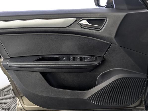 Renault Arkana I с пробегом 2022 года, цена 1 900 000 рублей, 63230 км, внедорожник, Автокод Объявления