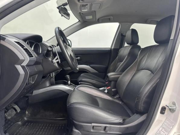 Mitsubishi Outlander II Рестайлинг с пробегом 2010 года, цена 1 200 000 рублей, 266104 км, внедорожник, Автокод Объявления
