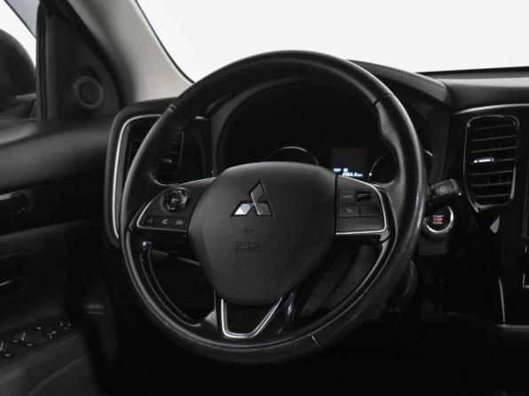 Mitsubishi Outlander III Рестайлинг 3 с пробегом 2022 года, цена 2 419 000 рублей, 124909 км, внедорожник, Автокод Объявления