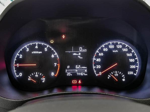 Hyundai Solaris II с пробегом 2019 года, цена 1 350 000 рублей, 74463 км, седан, Автокод Объявления