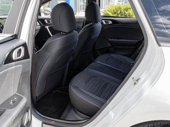 Kia Ceed III Рестайлинг с пробегом 2021 года, цена 2 120 000 рублей, 69014 км, универсал, Автокод Объявления