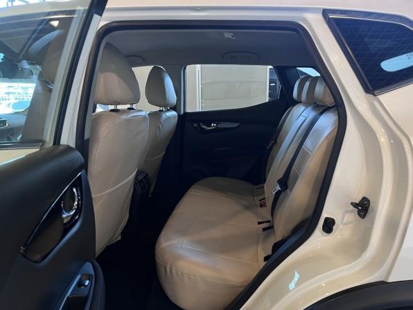 Nissan Qashqai II с пробегом 2016 года, цена 2 045 000 рублей, 27673 км, внедорожник, Автокод Объявления
